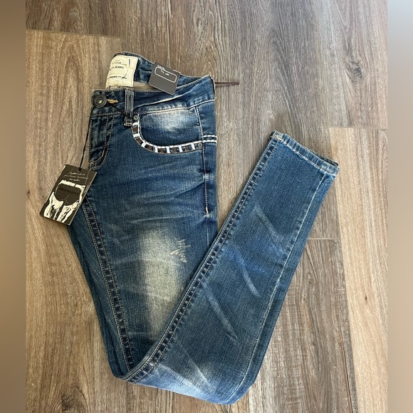 Lolita Embroidery Jeans - Picture 2 of 9